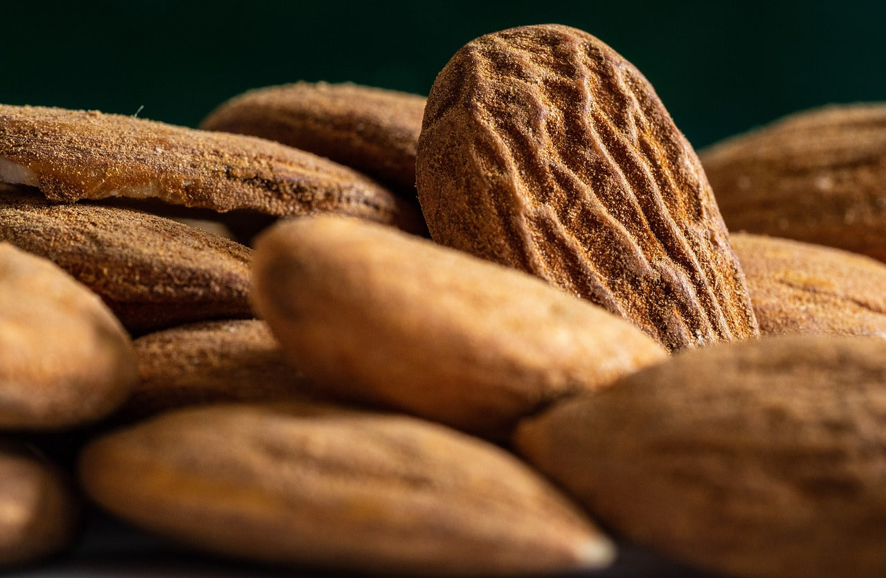 almond, nuts, nutrition-5120350.jpg