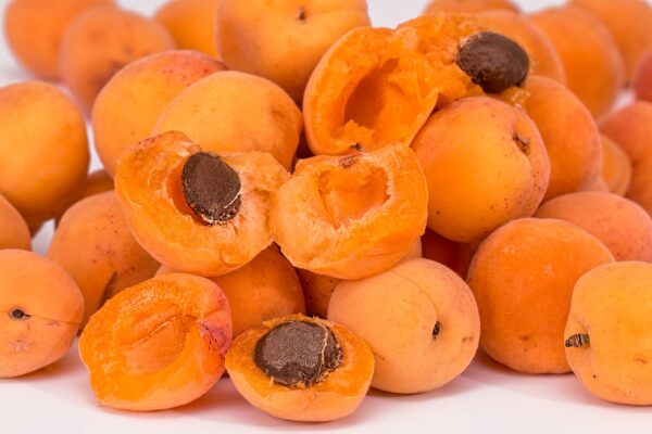 apricots, fruits, food-2994801.jpg